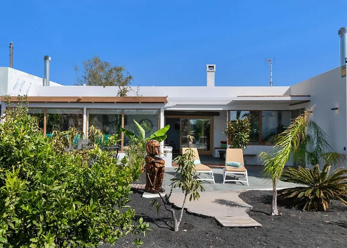 El Alcaidon Nyaraló Tías